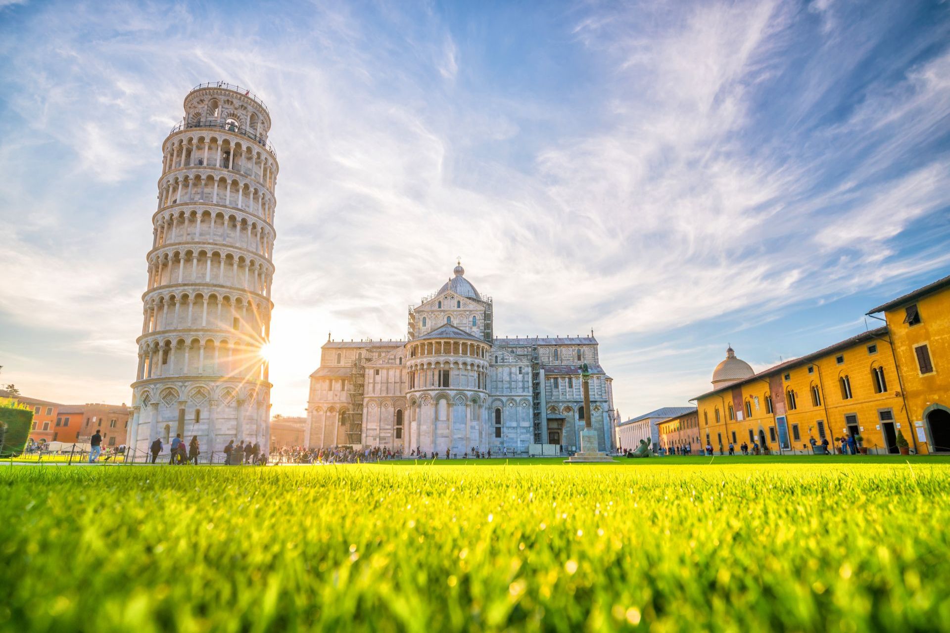 Pisa,Cathedral,And,The,Leaning,Tower,In,A,Sunny,Day