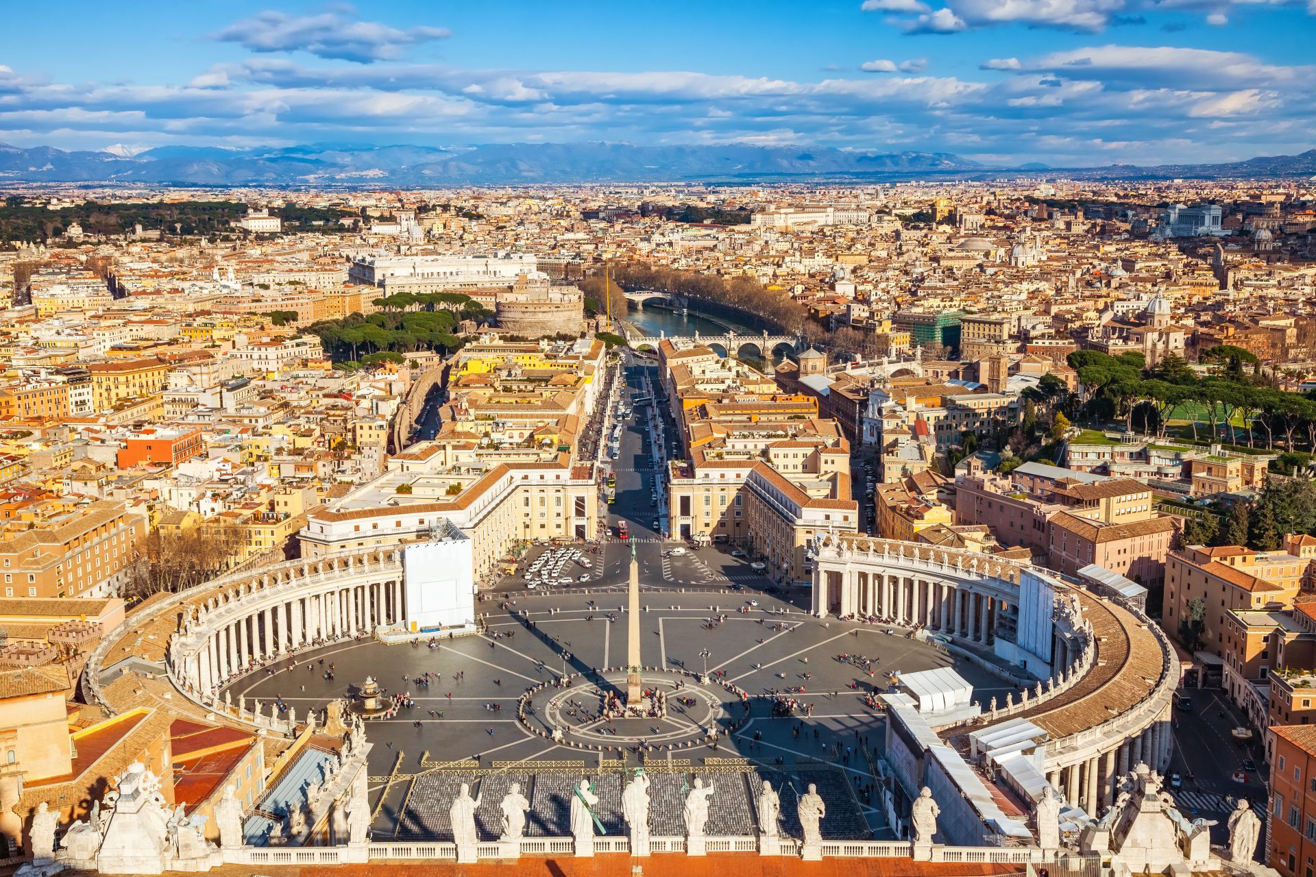 Saint,Peter's,Square,In,Vatican,And,Aerial,View,Of,Rome