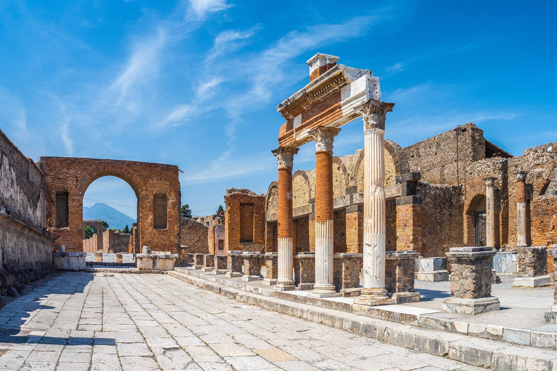 Ancient,Ruins,Of,Pompei,City,(scavi,Di,Pompei),,Naples,,Italy