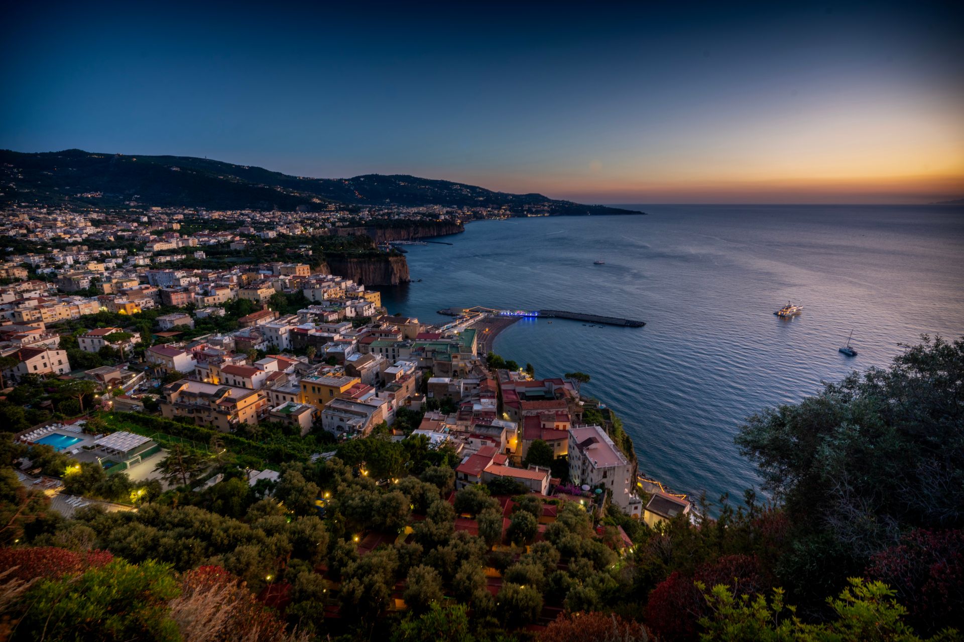 The,Southern,Coast,Of,Italy,City,Name,sorento,Sunset,View