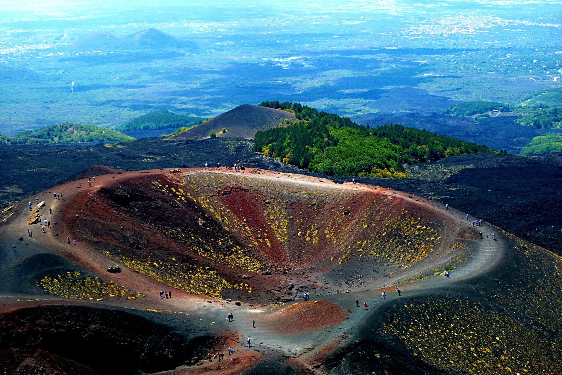 Breathtaking,Views,Of,An,Extinct,Crater,Of,Etna,,Italy
